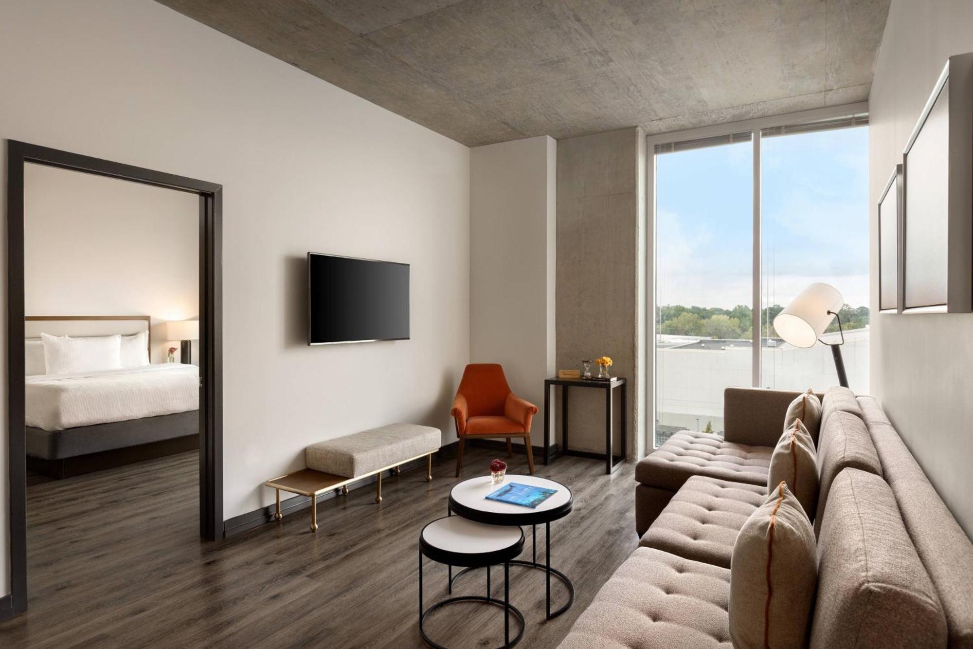 Twelve Midtown, Autograph Collection 4*