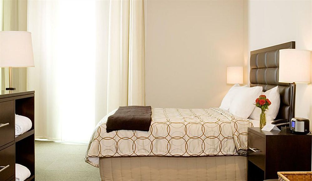 Twelve Midtown, Autograph Collection 4*